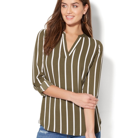 New York & Company Tops - EUC - SOHO SOFT SHIRT - SPLIT-NECK POPOVER BLOUSE